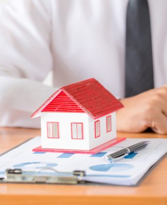 Ideas for real estate, moving houses or renting real estate. For home trading.There is space for entering text.